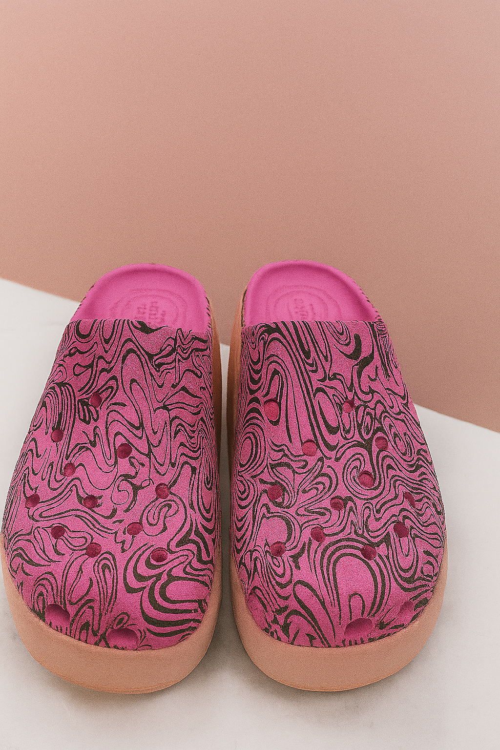 Mega Crush Platform Clogs – Vibrant Prints & Hello Kitty Design