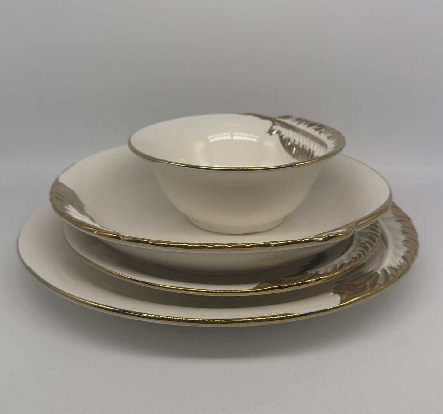 24-Piece Fine Ceramic Dinner Set – Elegant Gold Feather Design
